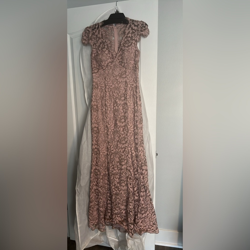 Mother of the bride blush pink. Size 6 lace and lined long dress